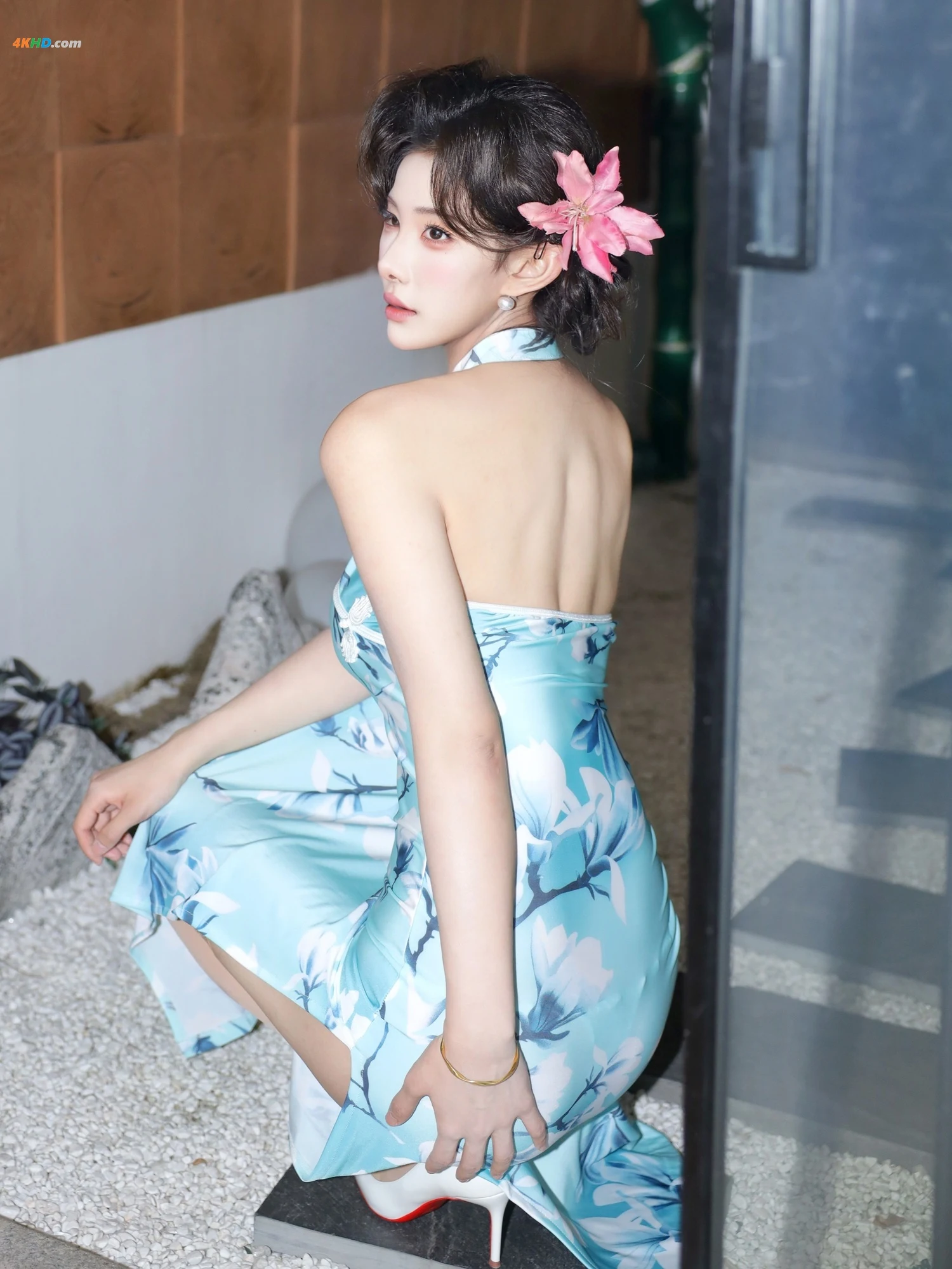 [XR Uncensored] 梨霜儿 – R18 秀人网模特 性感旗袍肉丝[412MB-118photos]