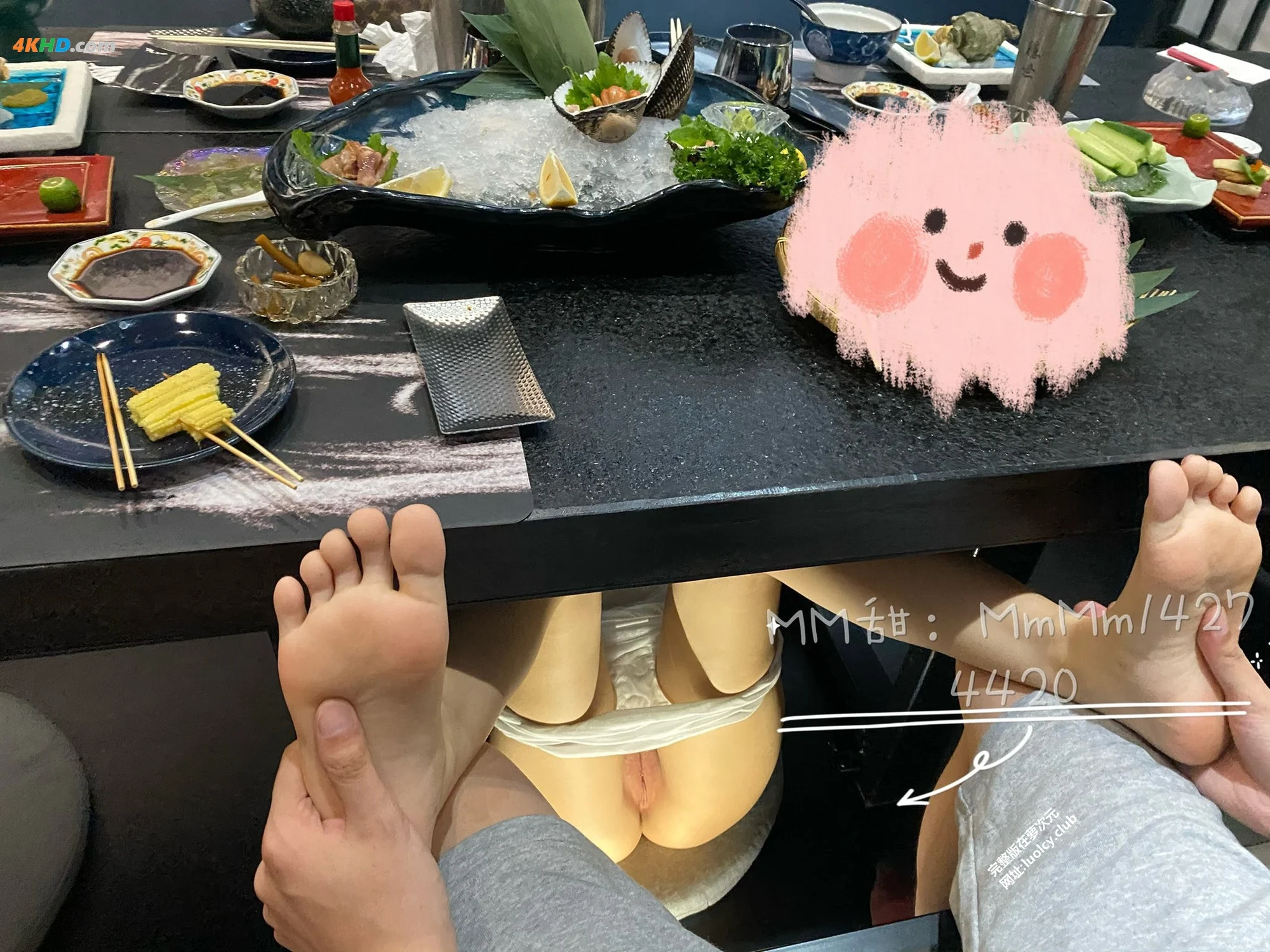 MM甜 – 顶级尤物 巨乳白虎一线天萝莉小合集[1.21GB-307photos]