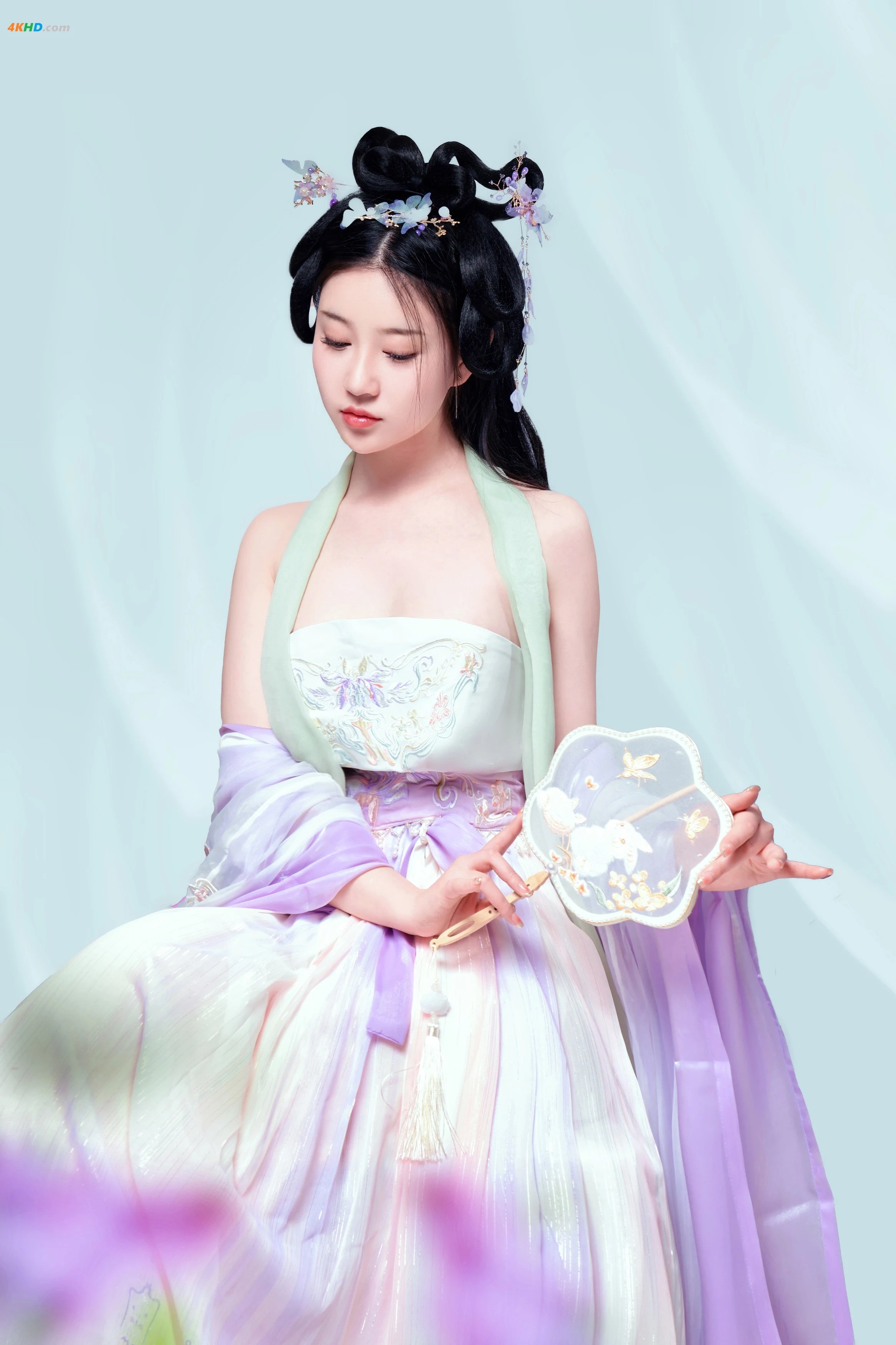 [cosplay] 年年 – 春日之時[121MB-30photos]