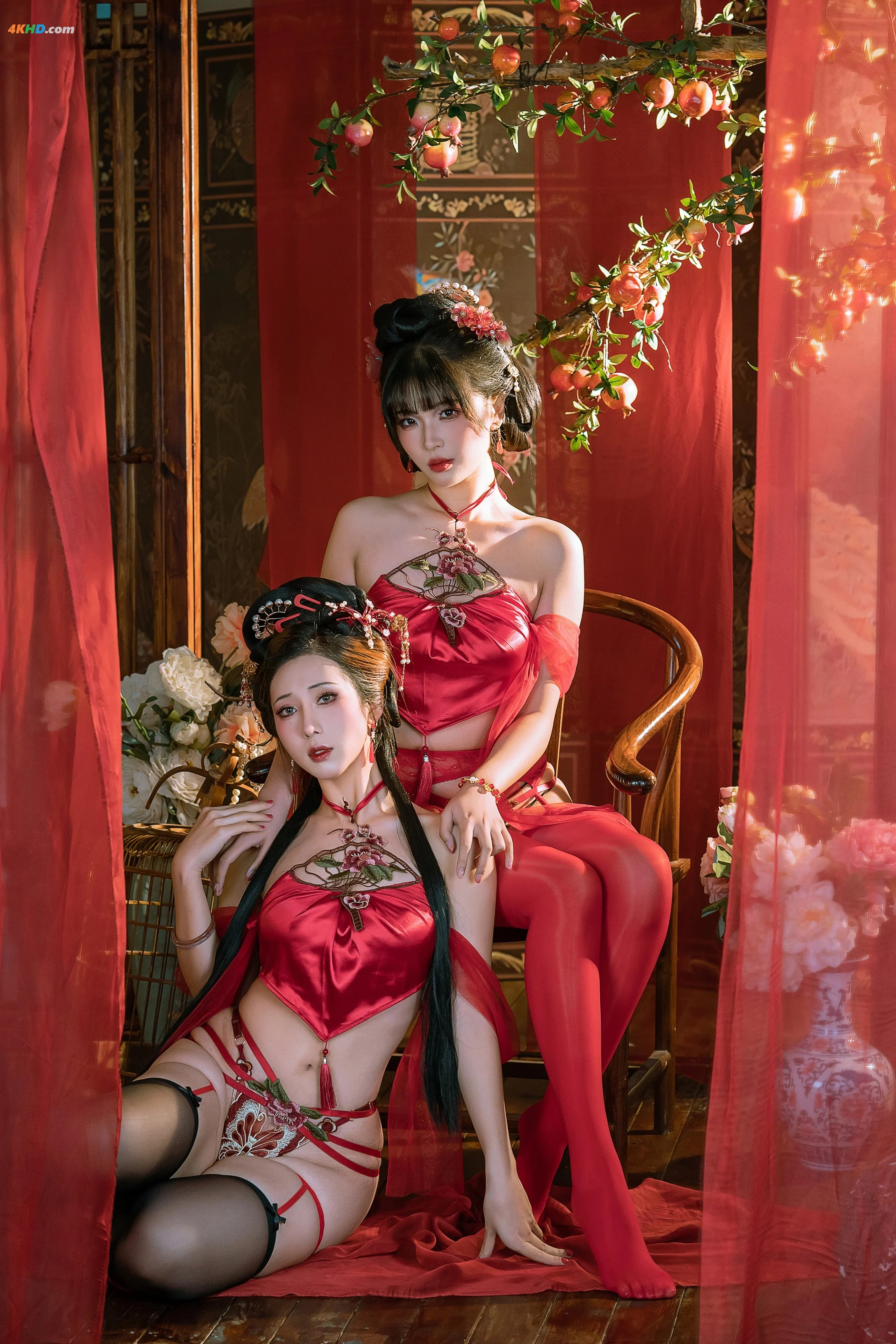 轩萧学姐 奶桃桃&轩萧学姐 情趣肚兜[428MB-23photos]