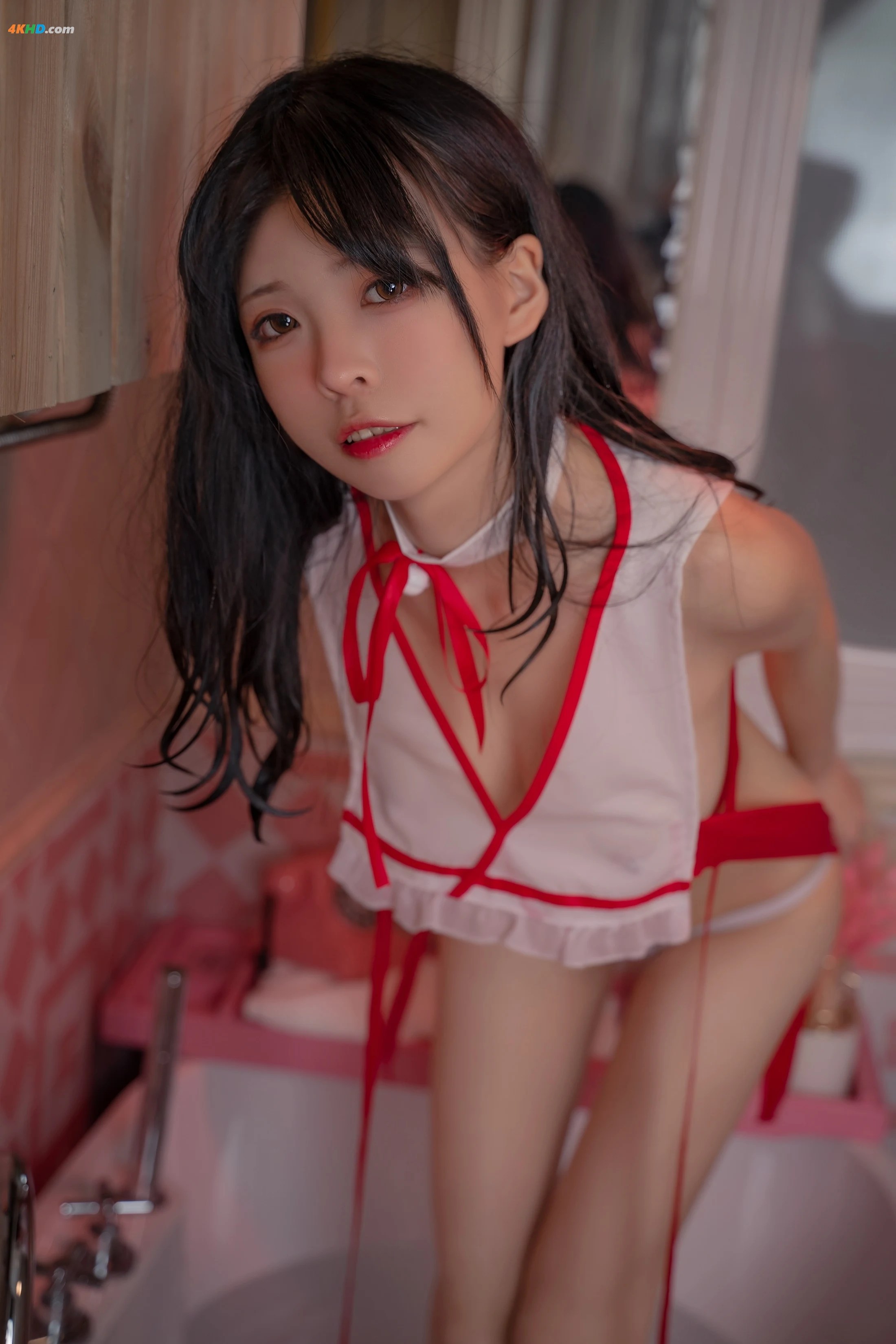 可可老师 – 入浴巫女[134MB-32photos]
