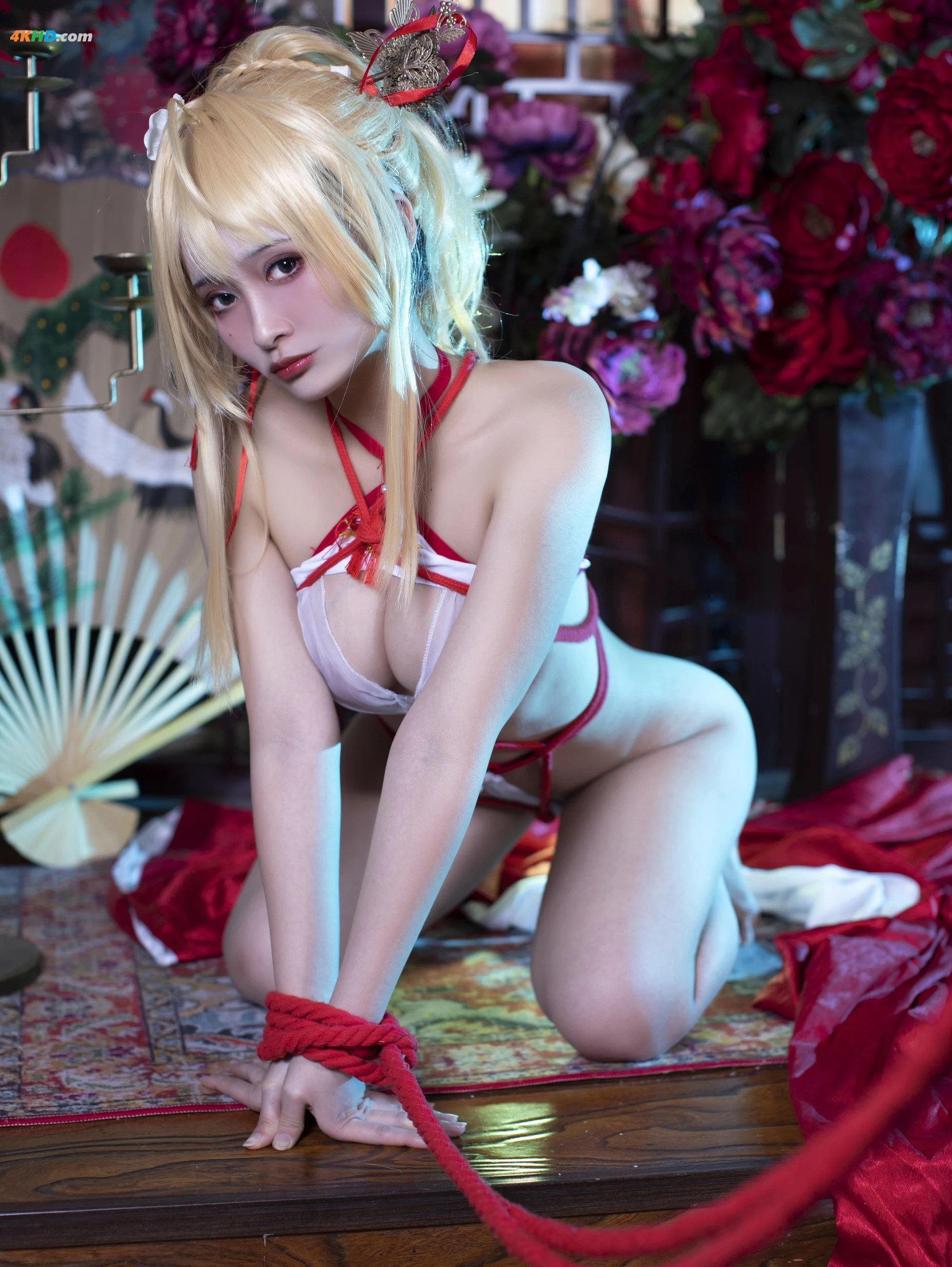 洛璃LoLiSAMA – 光荣凉夜香雪[224MB-36photos]