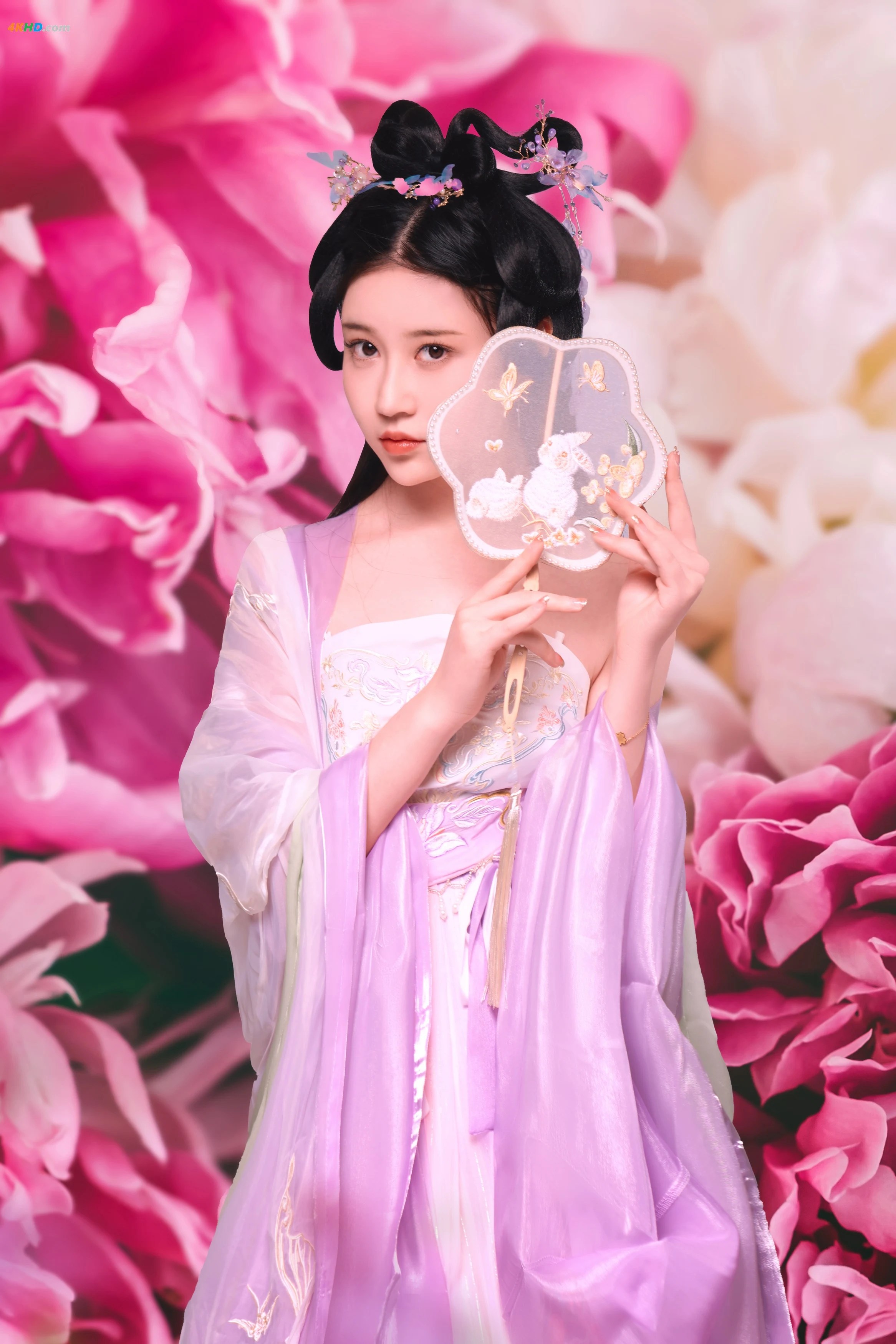 [cosplay] 年年 – 春日之時[121MB-30photos]