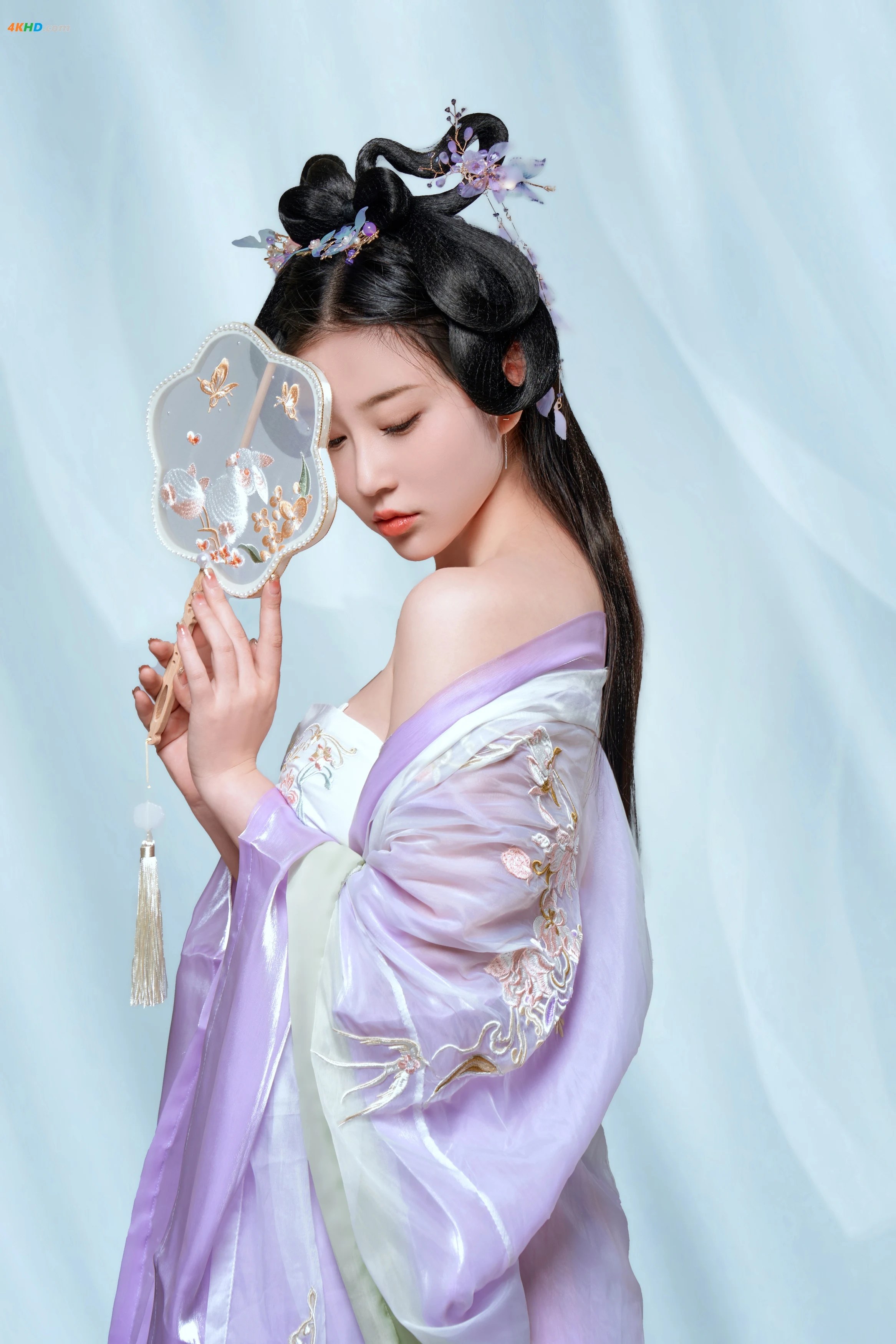 [cosplay] 年年 – 春日之時[121MB-30photos]