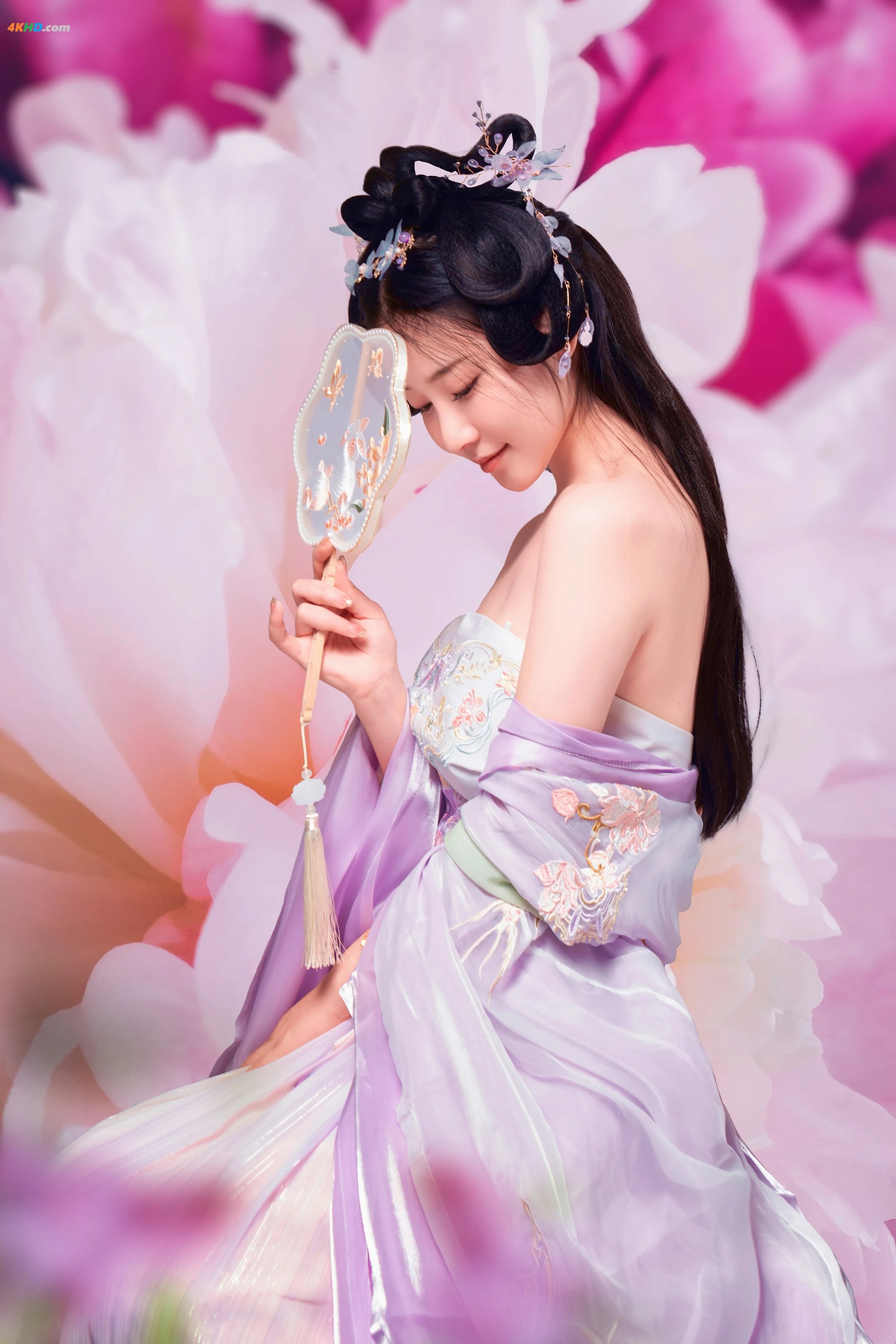 [cosplay] 年年 – 春日之時[121MB-30photos]