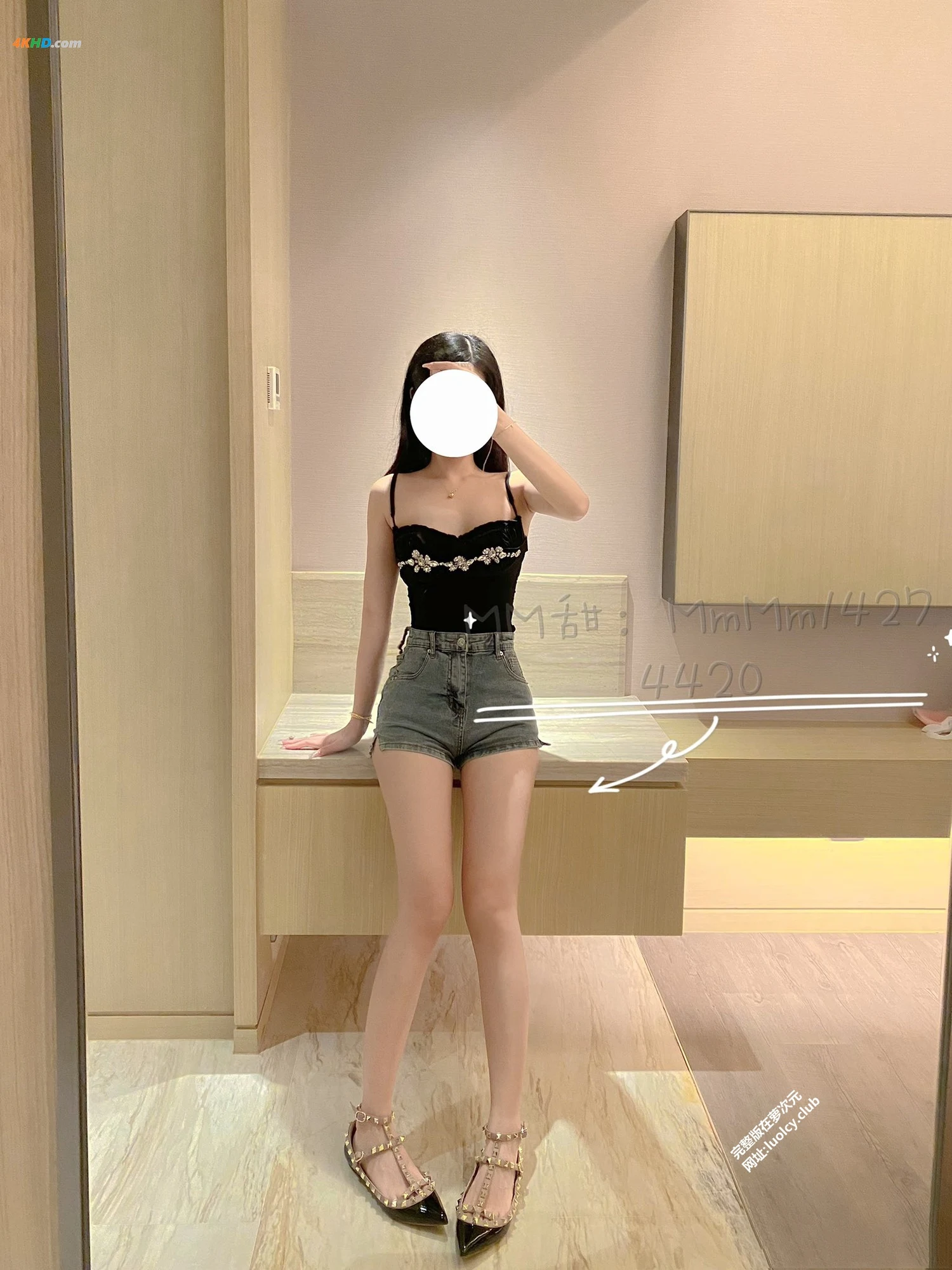 MM甜 – 顶级尤物 巨乳白虎一线天萝莉小合集[1.21GB-307photos]