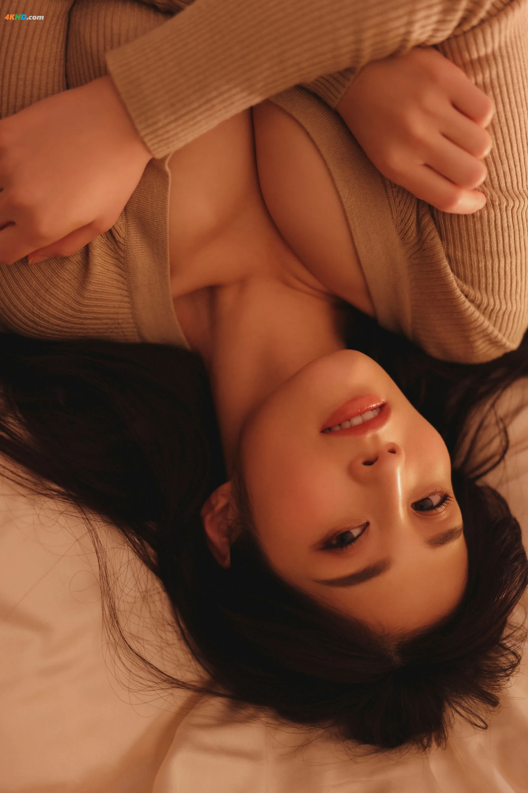 Rin Takahashi 高橋凛 – Ｉカップ美女と、スイートルームで。 vol.1[19MB-55photos]