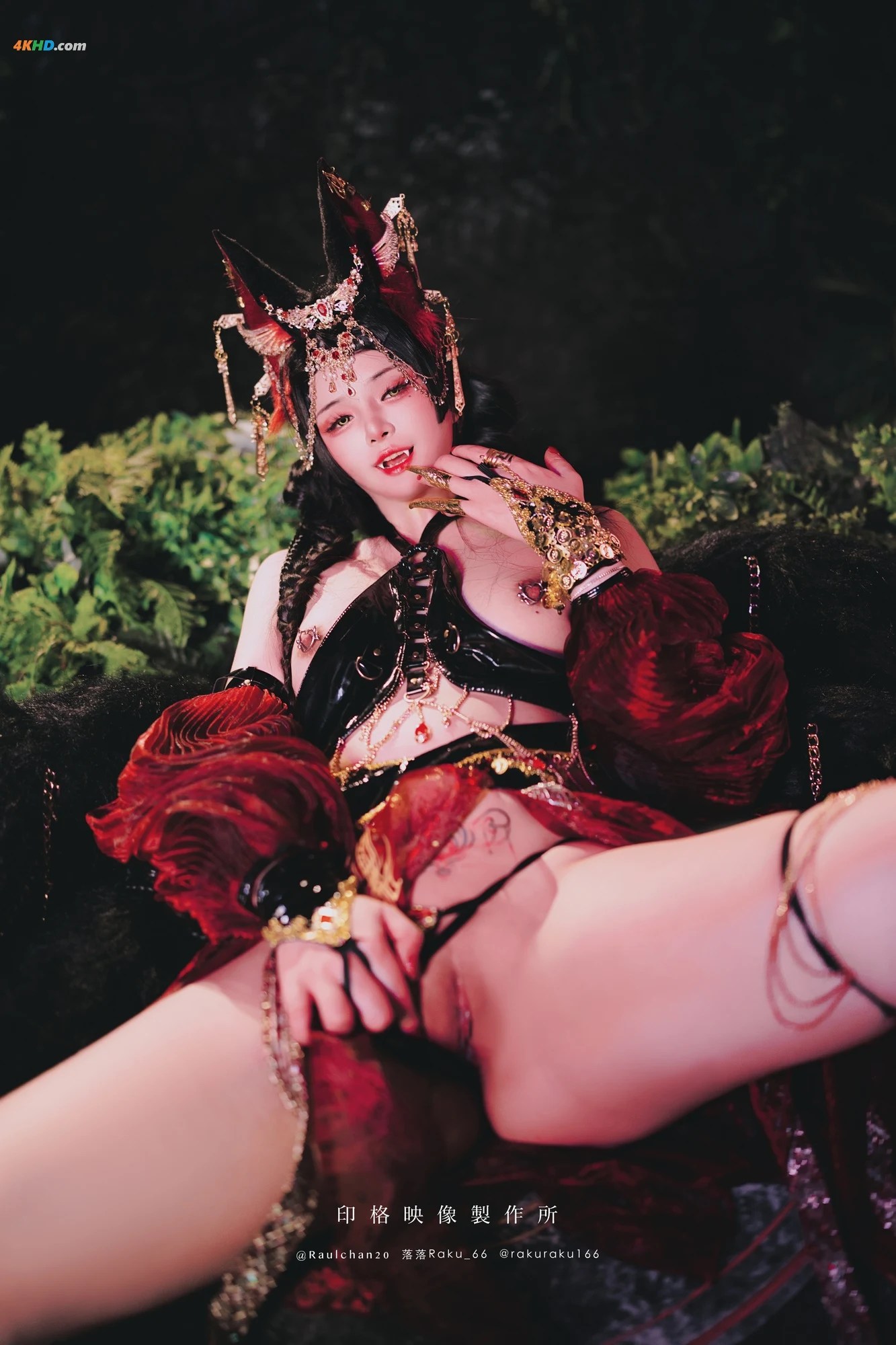 落落Raku – 宵闇神樂[303MB-32photos]