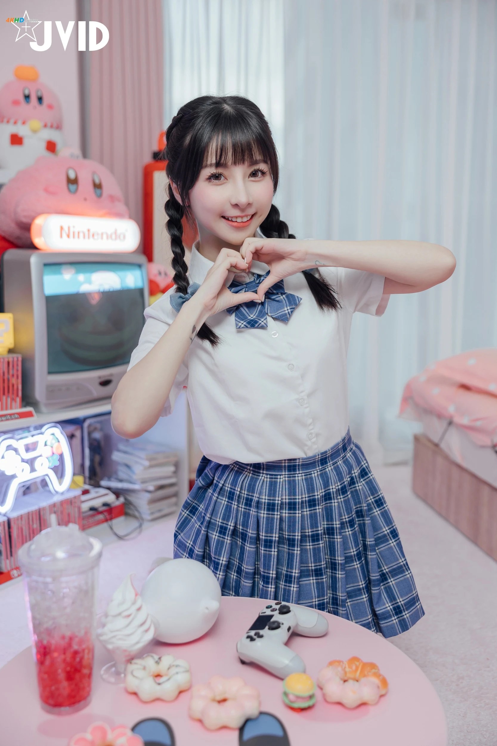 [JVID] Tiny – 量身訂製の性愛娃娃[169MB-126photos]