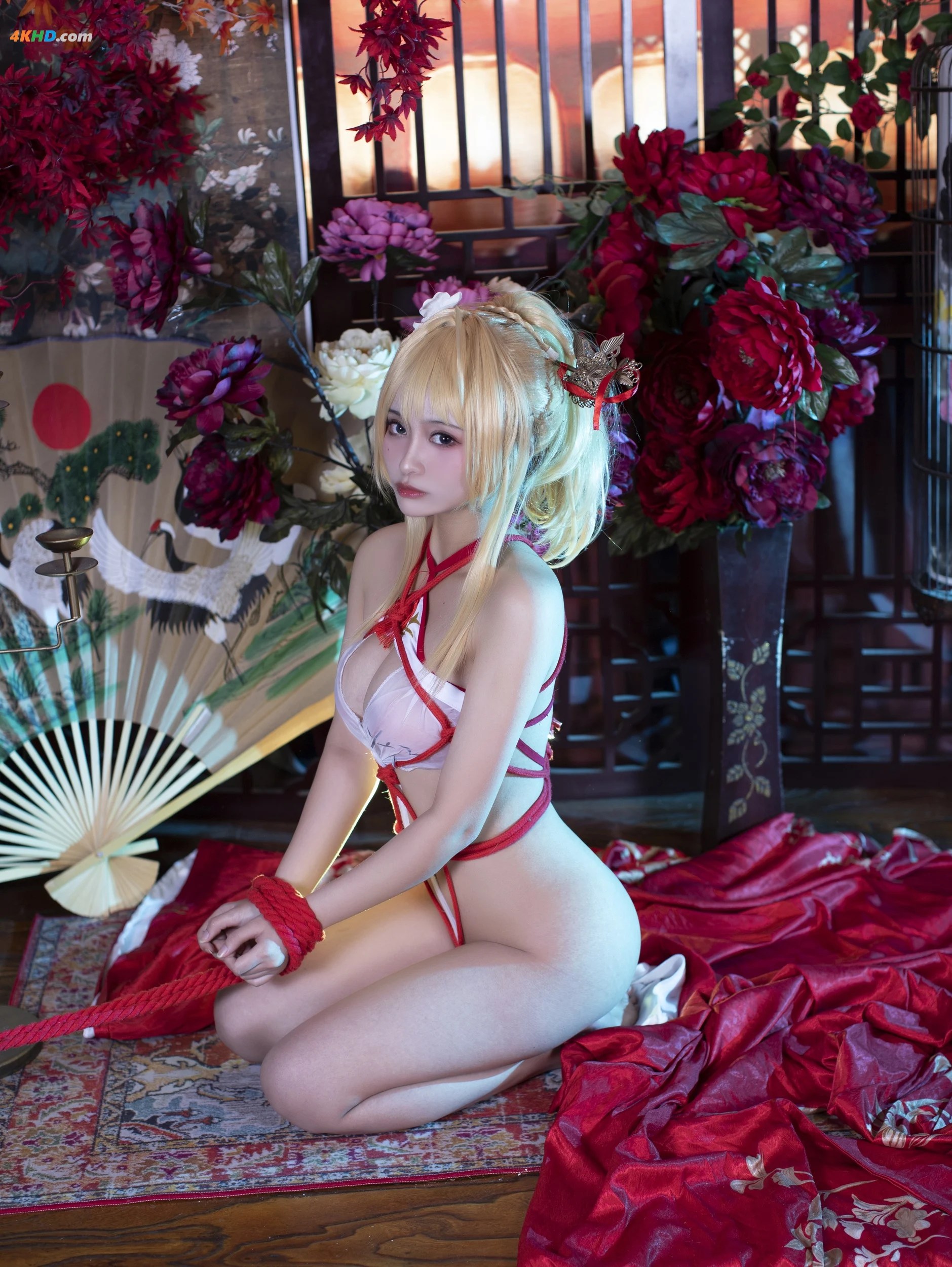 洛璃LoLiSAMA – 光荣凉夜香雪[224MB-36photos]