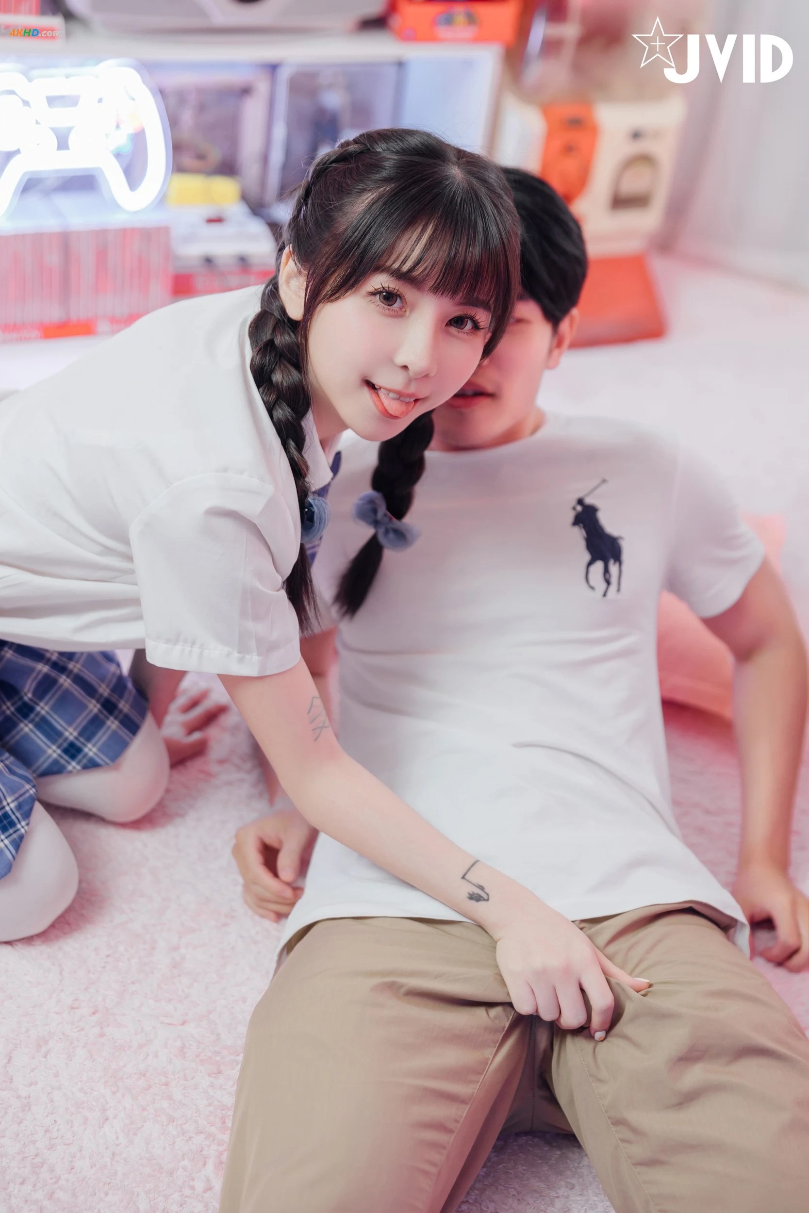 [JVID] Tiny – 量身訂製の性愛娃娃[169MB-126photos]